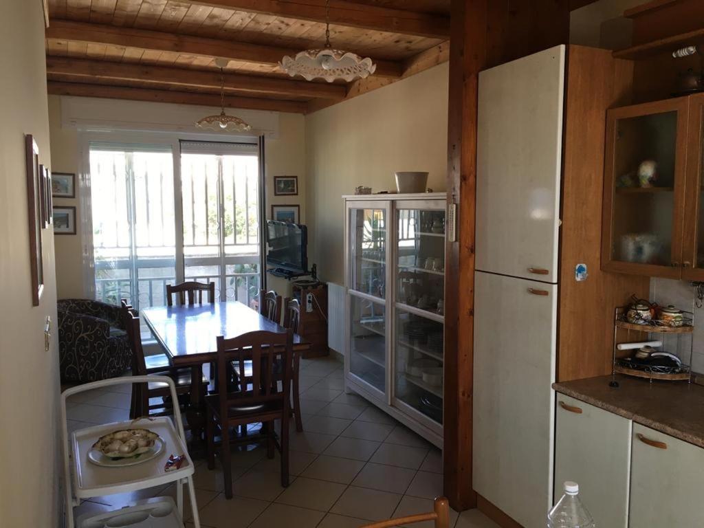 Appartamento Luminoso Attico Trani Esterno foto