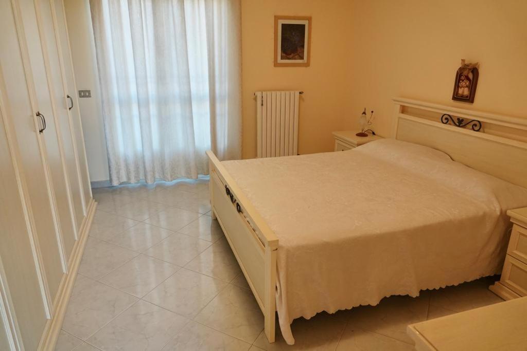 Appartamento Luminoso Attico Trani Esterno foto